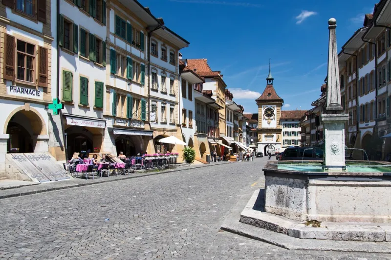 مدينة مورتين عراقةٌ وسط الطبيعة الساحرة