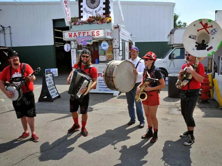 أيلول في ميونيخ شهر الطعام والشراب والرقص