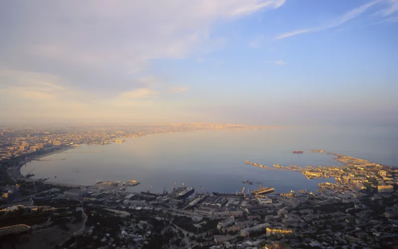 بحيرات تتمتع بجمال ساحر أكبر بحيرات العالم