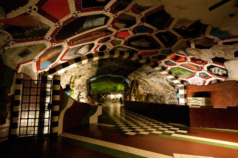 محطة المترو في استكهولم التقط صوراً قدر استطاعتك