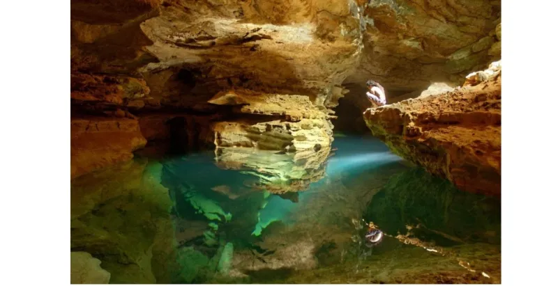 كهوف المغارة الخضراء عالم من المغامرة
