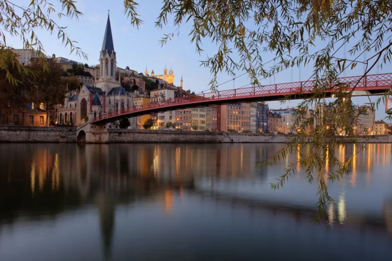 الحياة الوردية في مدينة ليون