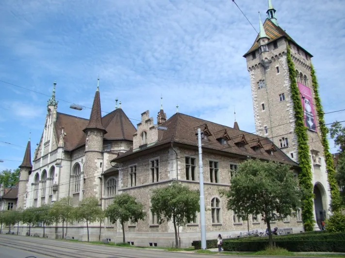 المتحف الوطني في سويسرا عراقة تحكيها الجدران 