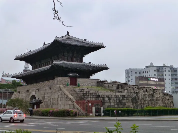 بوابة الحجر روعة التاريخ الكوري