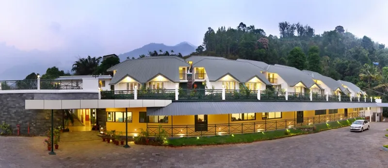 في الهند في مزارع مونار لا تشرب الشاي بل تجول بين حقوله