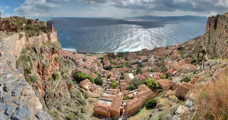 مونيمفاسيا المدينة المخفية منذ القرون الوسطى