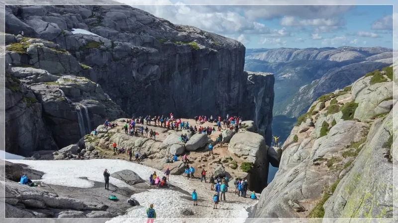 صخرة كيراجبولتن سياحة أم مغامرة