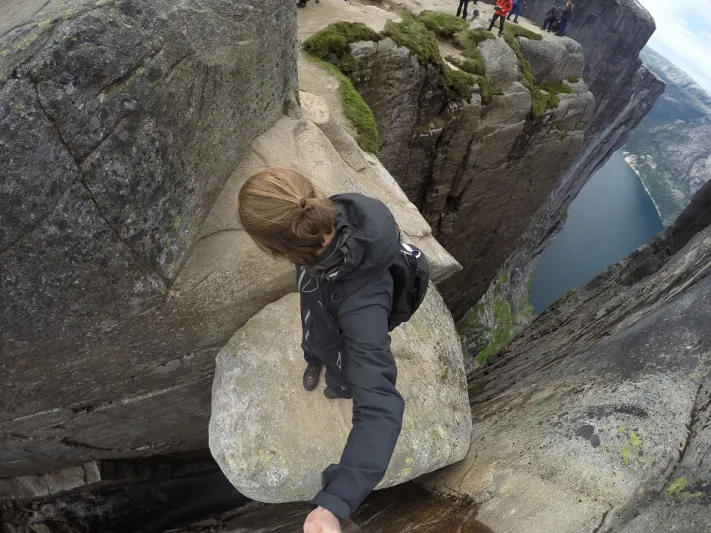 صخرة كيراجبولتن سياحة أم مغامرة