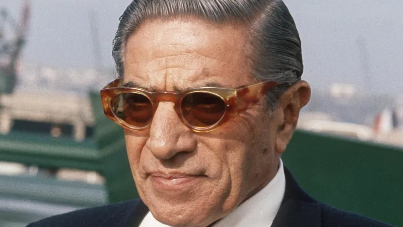 أرتيستول أوناسيس واحد من أغنى الرجال في العالم