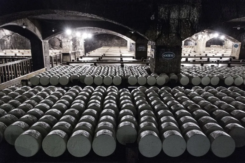 الظلمة والروائح النفّاذة في أفيرون تجربة لا تفوّت