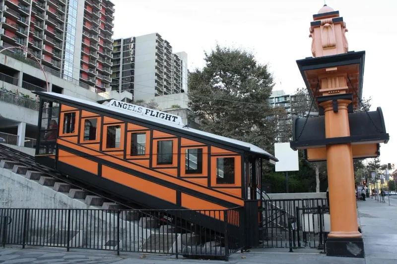 Angels Flight مئة مليون مسافر في رحلة الدقيقة الواحدة