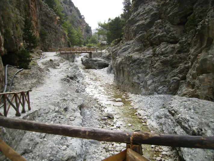 مضيق سماريا ممر يتسع لربع مليون سائح