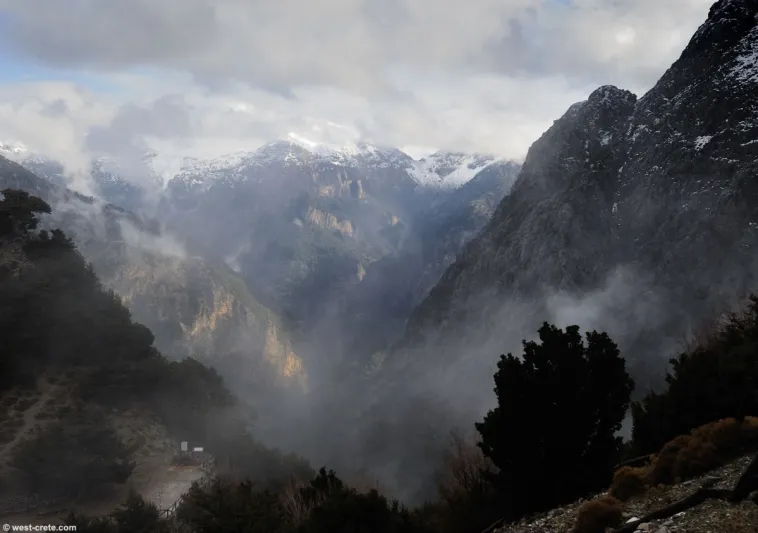 مضيق سماريا ممر يتسع لربع مليون سائح