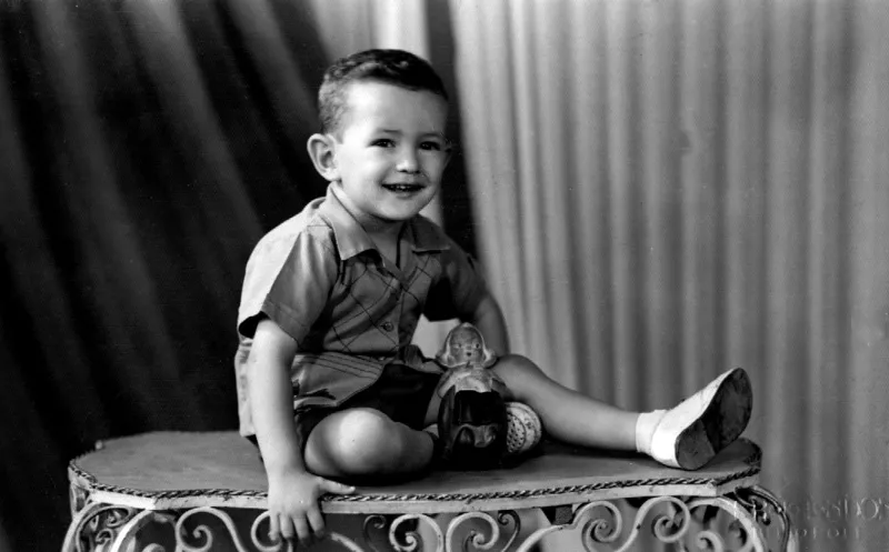  نجيب ساويرس لـ"الرجل" سأشتري جزيرة للاجئين 