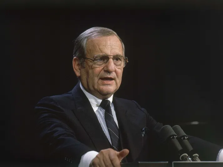 لي لاكوكا المع من عملوا في صناعة السيارات