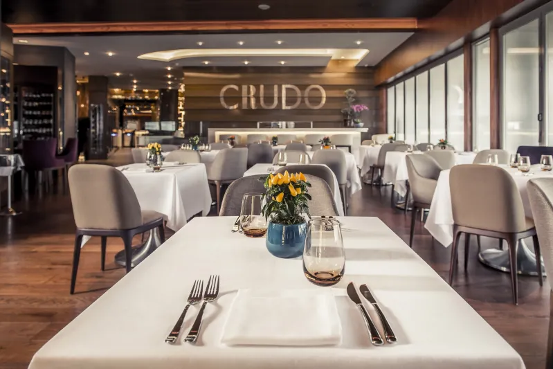 مطعم روبيرتوز ابوظبي اطلالة ساحرة على افق العاصمة 