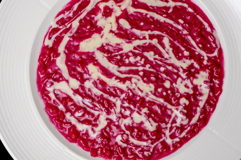 مطعم روبيرتوز ابوظبي اطلالة ساحرة على افق العاصمة 