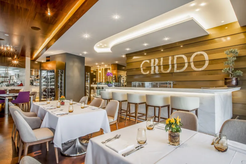 مطعم روبيرتوز ابوظبي اطلالة ساحرة على افق العاصمة 