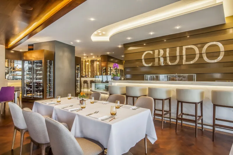 مطعم روبيرتوز ابوظبي اطلالة ساحرة على افق العاصمة 