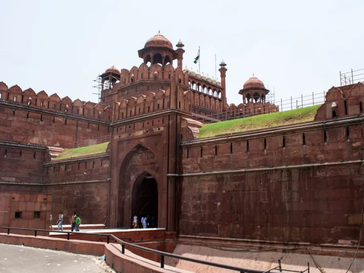 بوابة لاهور فتحة صغيرة على تاريخ رحب