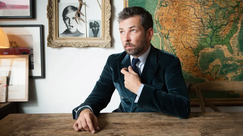 نك ساليفان النضج في الاسلوب والسر في البليزر