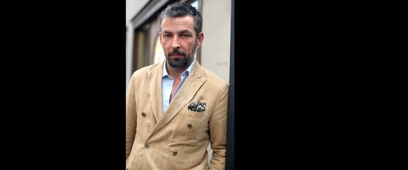 نك ساليفان النضج في الاسلوب والسر في البليزر