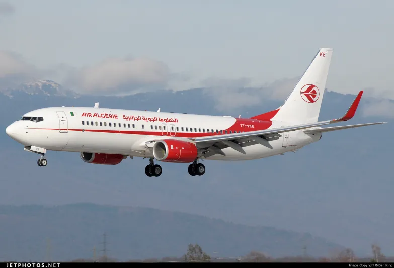 هذا ما يحدث في الطائرة عند كلِّ إقلاعٍ وهبوط