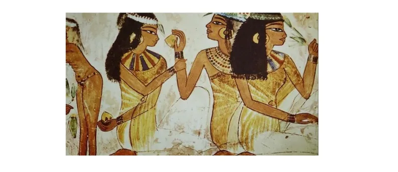 قصص غريبة وراء ظهور الملابس الداخلية هذه أبرزها