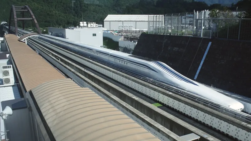 SCMaglev أسرع قطار في العالم يعادل سرعة الطائرة