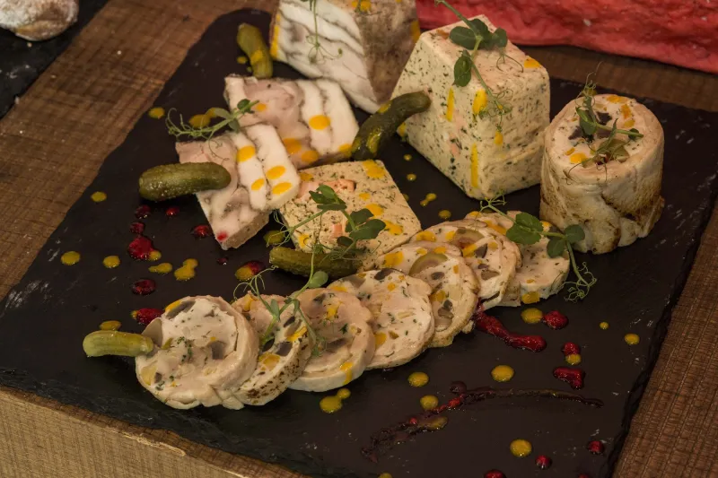 فندق منزل وسط مدينة دبي يحتفل بموسم الاعياد 