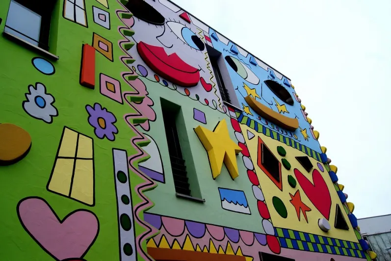 وللسعادة بيت في ألمانيا