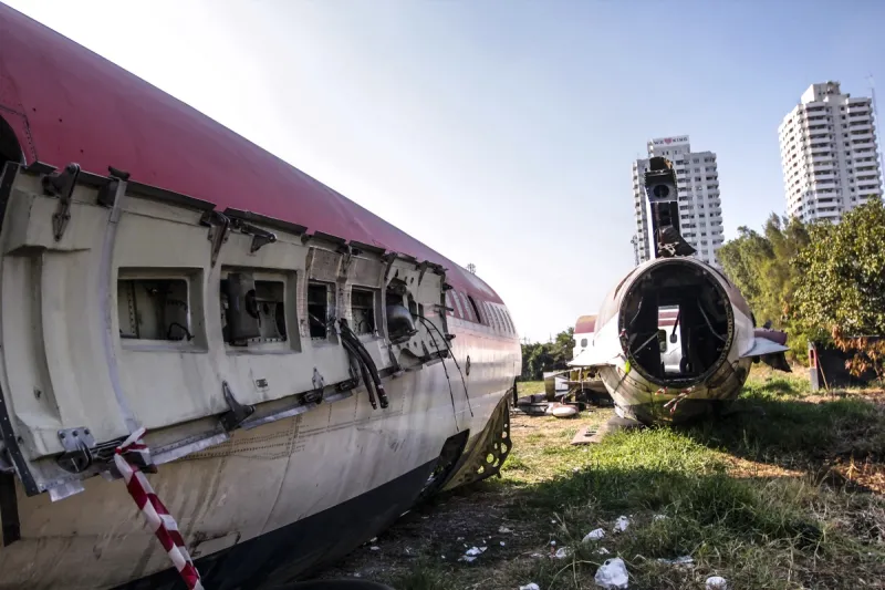 في مقبرة الطائرات المس الطائرات بيديك