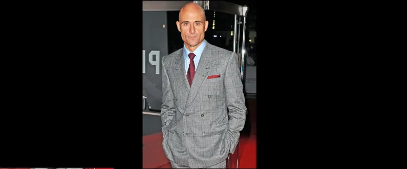 مارك سترونج  ومفاتيح الاطلالة الرصينة 