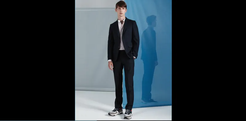 قميص بلا ياقة افتح الخزانة لاستقباله