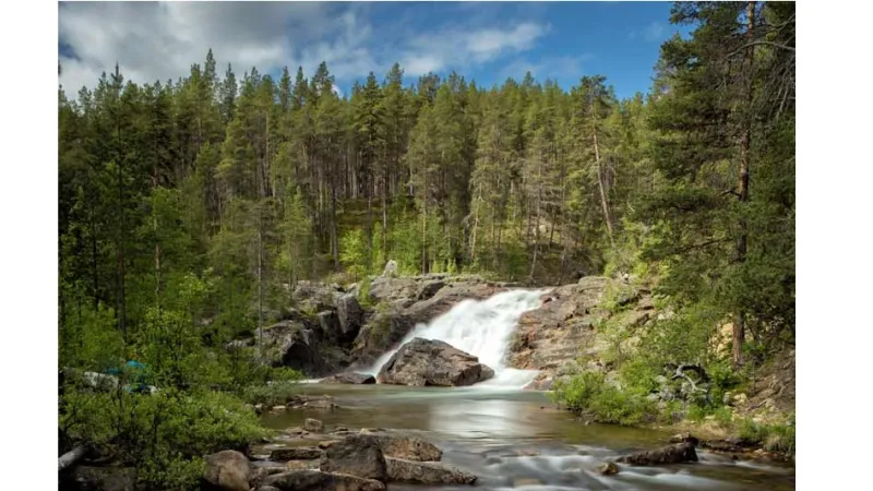 ليمينجوكي الثلج والمرج  في وقت واحد