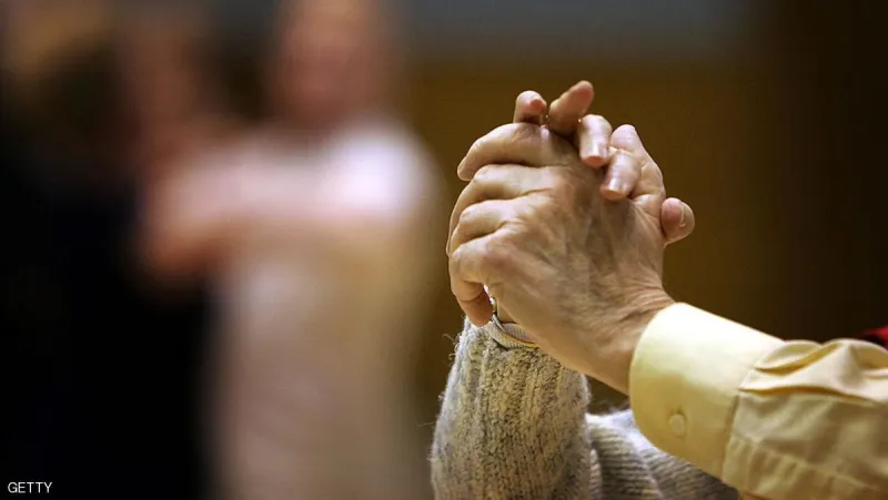 مُسنّان يعقدان قرانهما بعد الطلاق في غرفة العناية المركزة بمستشفىً اردني