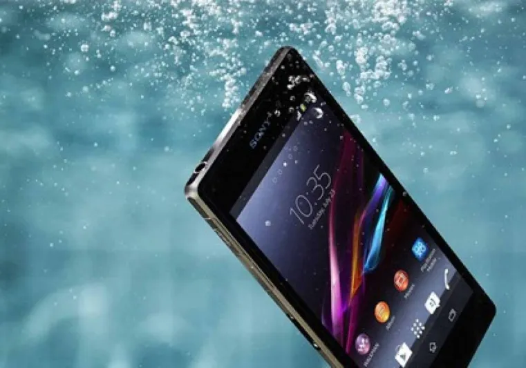 لماذا لا يستغني اليابانيون عن الهواتف المضادة للماء