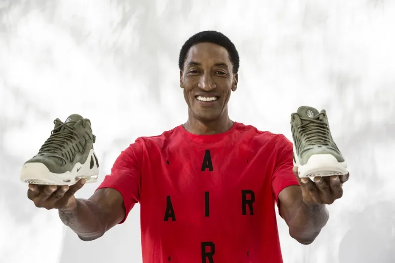 NIKE تقدّم مجموعة أحذية 12 SOLES الخاصة بكرة السلة