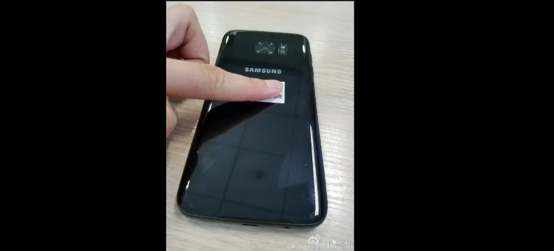 سامسونج s7 edge  باللون الاسود اللامع 