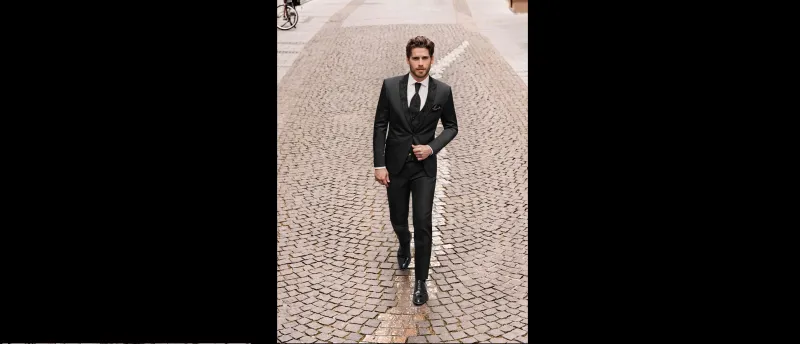 الايطالي سيمون بريداريول واطلالات تحاكي العريس الخليجي