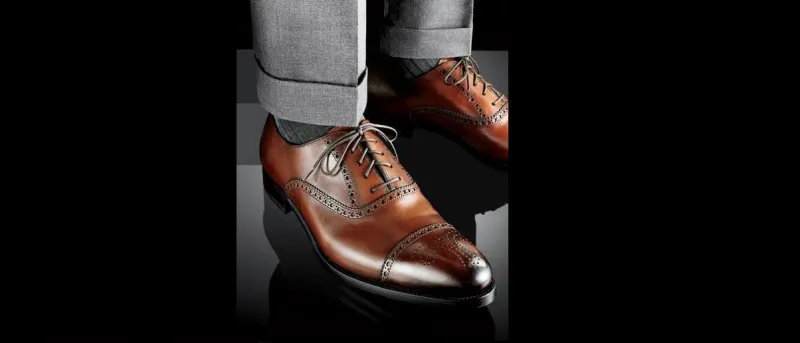 كيفية تنسيق الجوارب مع الحذاء للرجال