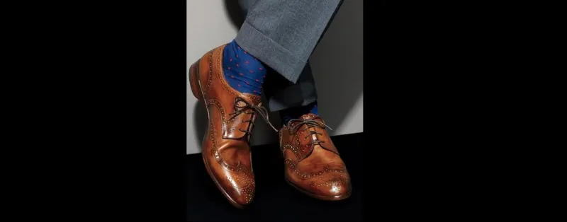 كيفية تنسيق الجوارب مع الحذاء للرجال