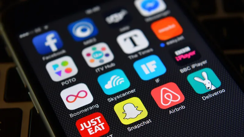 6 أمور تجذب النساء الى الرجال على مواقع التواصل