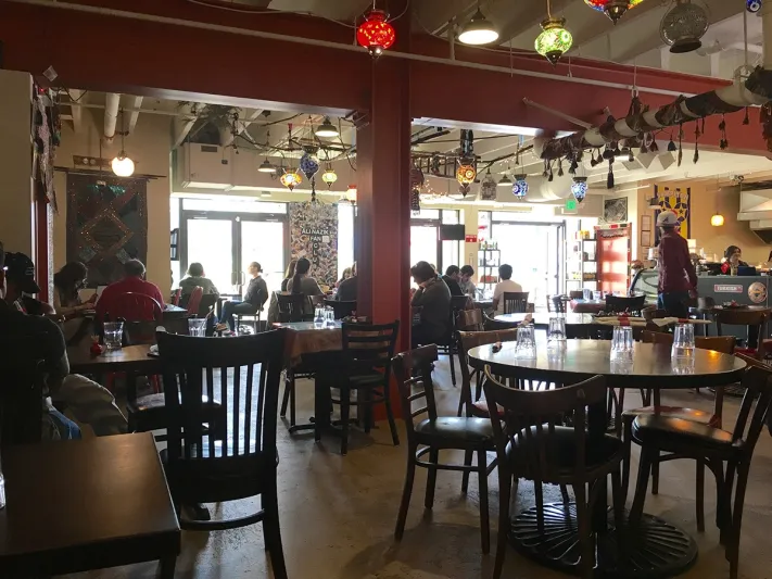 مقهى وجدار برلين في أمريكا