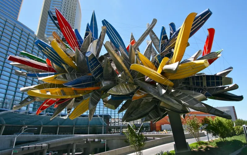 قوارب في وسط الصحراء