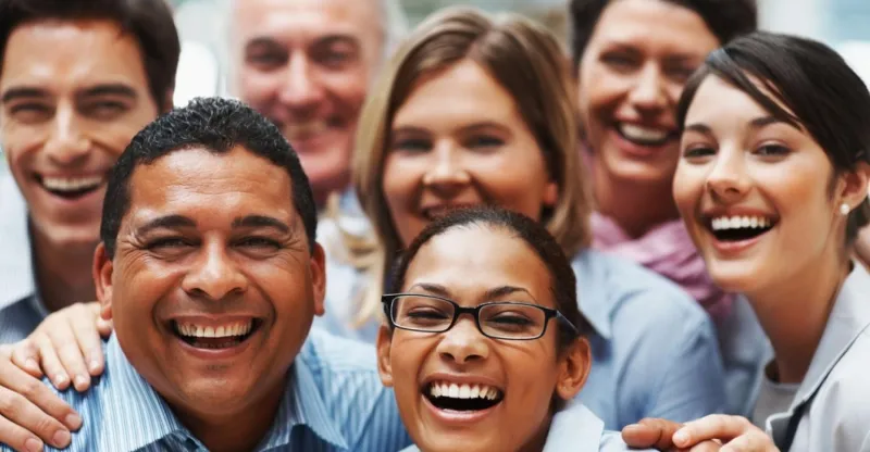 انظر ماذا تفعله الابتسامة بنا وبمن حولنا 