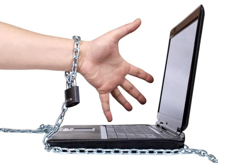 افحص نفسك للتأكد من عدم اصابتك بإدمان الانترنت