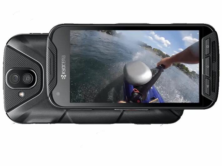 اول هاتف بعدسة كاميرا تصوير سينمائي 