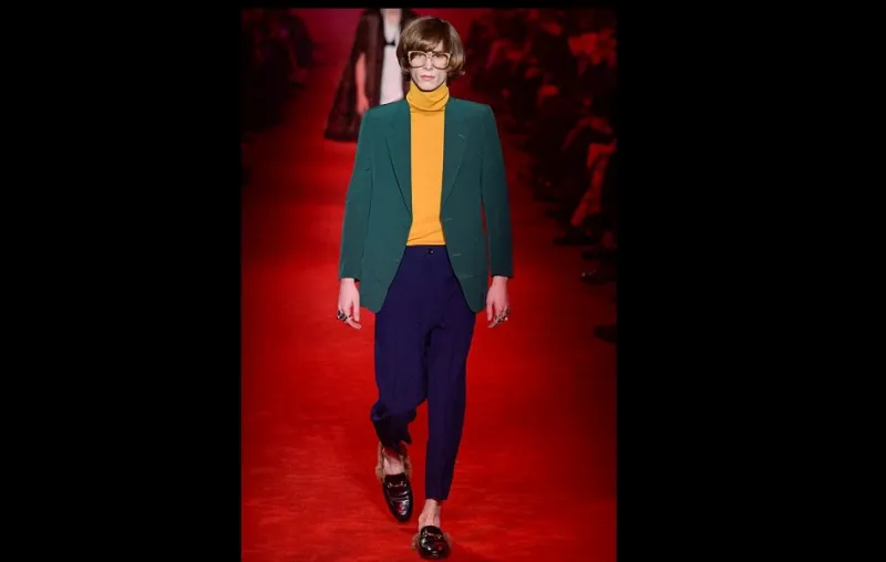 أناقة السبعينات تملي تصاميم الموسم