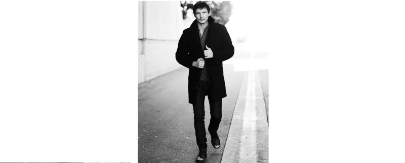 اناقة الممثل الاميركي بيدرو باسكال تحت مجهر الرجل